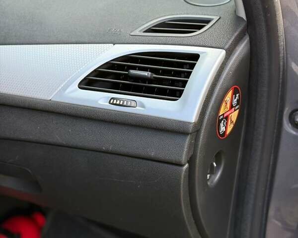 Рено Меган 2013 в Самборе на Automoto.ua Серый Рено Меган, объемом двигателя 1.46 л и пробегом 267 тыс. км за 7950 $, фото 24 на Automoto.ua