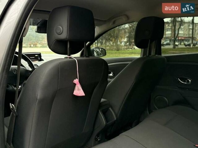 Серый Рено Меган, объемом двигателя 1.2 л и пробегом 92 тыс. км за 6990 $, фото 19 на Automoto.ua