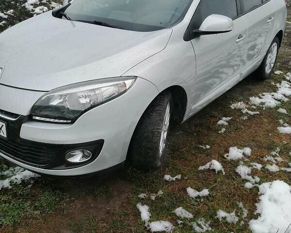 Серый Рено Меган, объемом двигателя 1.5 л и пробегом 220 тыс. км за 9000 $, фото 2 на Automoto.ua