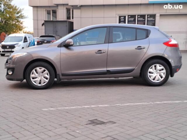 Серый Рено Меган, объемом двигателя 1.6 л и пробегом 52 тыс. км за 8990 $, фото 3 на Automoto.ua