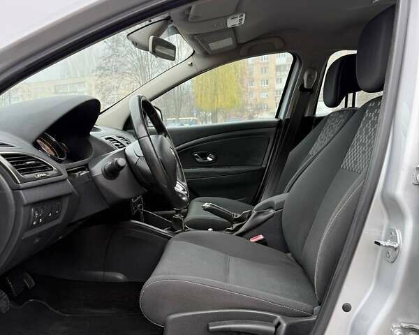 Серый Рено Меган, объемом двигателя 1.5 л и пробегом 237 тыс. км за 7550 $, фото 33 на Automoto.ua