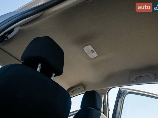 Серый Рено Меган, объемом двигателя 1.46 л и пробегом 113 тыс. км за 8500 $, фото 27 на Automoto.ua