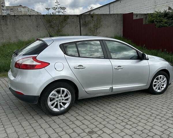 Сірий Рено Меган, об'ємом двигуна 1.46 л та пробігом 227 тис. км за 7200 $, фото 10 на Automoto.ua