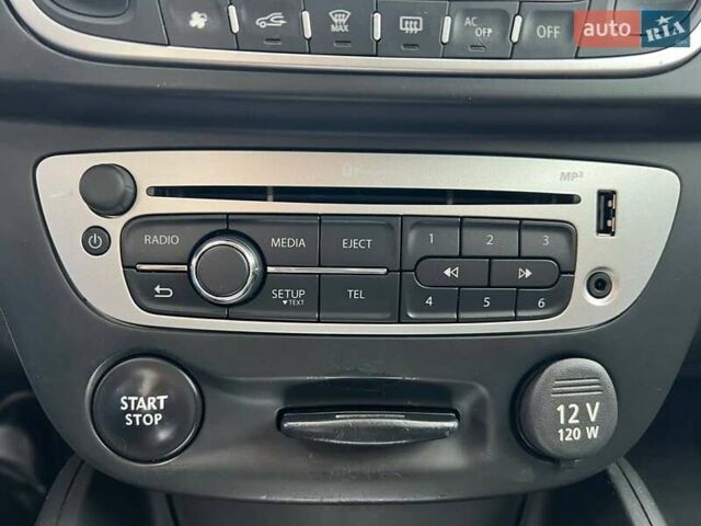 Серый Рено Меган, объемом двигателя 1.5 л и пробегом 228 тыс. км за 7690 $, фото 29 на Automoto.ua