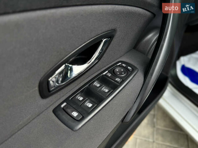 Серый Рено Меган, объемом двигателя 1.5 л и пробегом 198 тыс. км за 8199 $, фото 17 на Automoto.ua