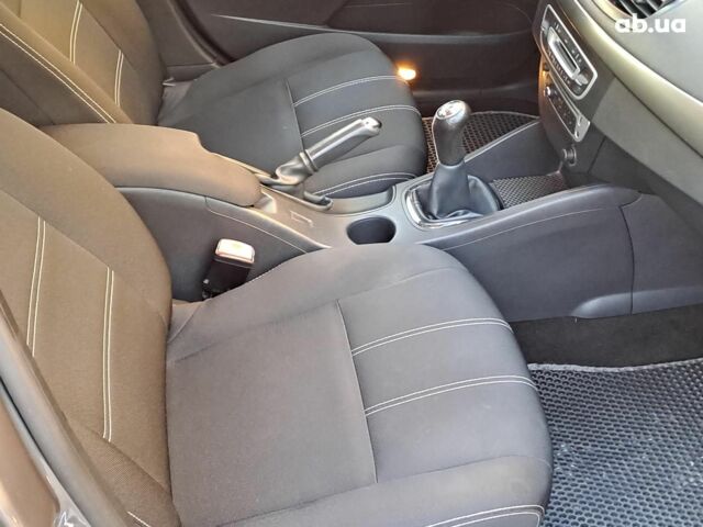 Серый Рено Меган, объемом двигателя 1.6 л и пробегом 52 тыс. км за 8990 $, фото 16 на Automoto.ua