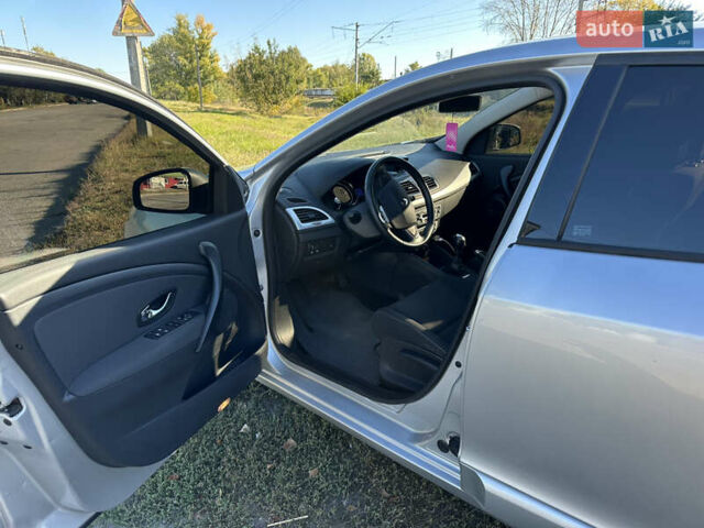 Рено Меган 2013 в Кременчуге на Automoto.ua Серый Рено Меган, объемом двигателя 1.2 л и пробегом 260 тыс. км за 6100 $, фото 15 на Automoto.ua