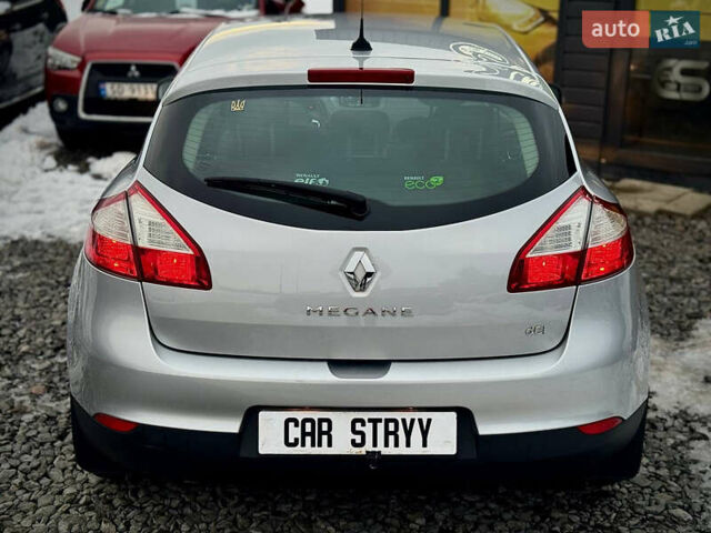 Серый Рено Меган, объемом двигателя 1.5 л и пробегом 249 тыс. км за 6999 $, фото 19 на Automoto.ua