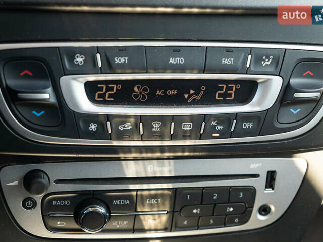 Серый Рено Меган, объемом двигателя 1.46 л и пробегом 113 тыс. км за 8500 $, фото 17 на Automoto.ua