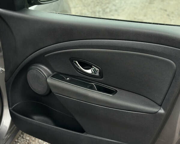 Серый Рено Меган, объемом двигателя 1.5 л и пробегом 193 тыс. км за 8100 $, фото 31 на Automoto.ua