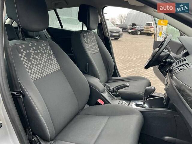 Серый Рено Меган, объемом двигателя 1.5 л и пробегом 228 тыс. км за 7690 $, фото 37 на Automoto.ua