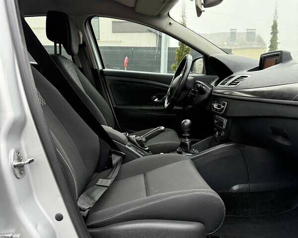 Серый Рено Меган, объемом двигателя 1.5 л и пробегом 237 тыс. км за 7550 $, фото 16 на Automoto.ua