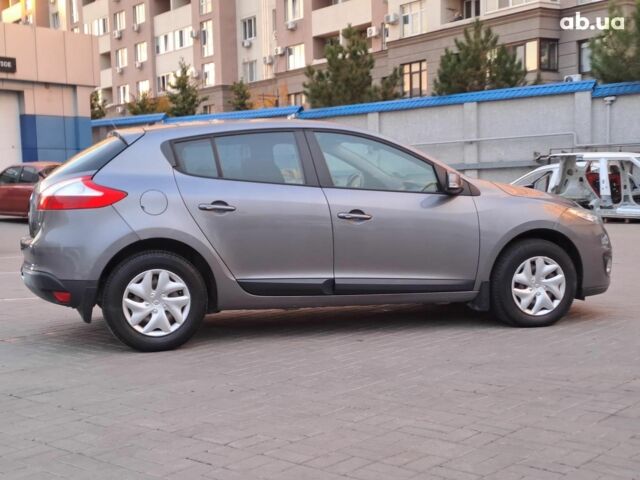 Серый Рено Меган, объемом двигателя 1.6 л и пробегом 52 тыс. км за 8990 $, фото 7 на Automoto.ua