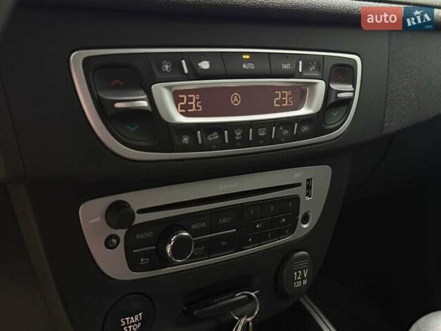 Серый Рено Меган, объемом двигателя 1.2 л и пробегом 92 тыс. км за 6990 $, фото 16 на Automoto.ua