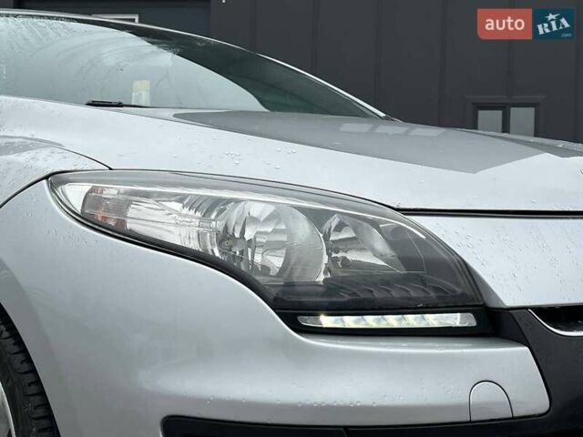 Серый Рено Меган, объемом двигателя 1.5 л и пробегом 228 тыс. км за 7690 $, фото 12 на Automoto.ua