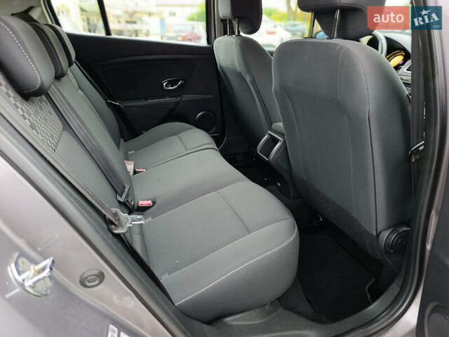 Серый Рено Меган, объемом двигателя 1.5 л и пробегом 207 тыс. км за 7700 $, фото 21 на Automoto.ua