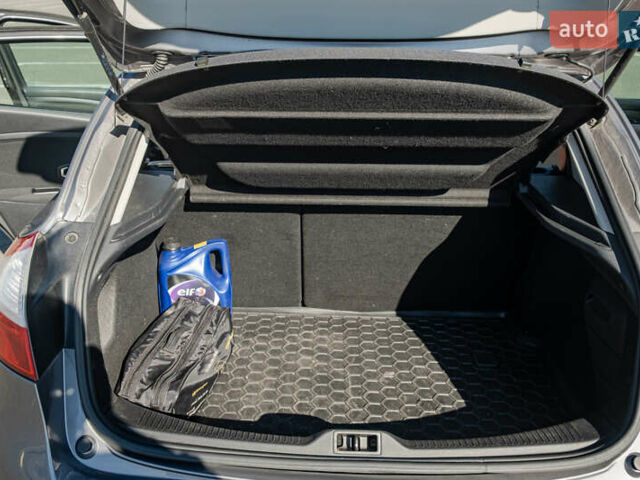 Серый Рено Меган, объемом двигателя 1.46 л и пробегом 113 тыс. км за 8500 $, фото 29 на Automoto.ua