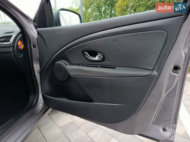 Серый Рено Меган, объемом двигателя 1.5 л и пробегом 207 тыс. км за 7700 $, фото 22 на Automoto.ua