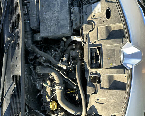 Рено Меган 2013 в Кременчуге на Automoto.ua Серый Рено Меган, объемом двигателя 1.2 л и пробегом 260 тыс. км за 6100 $, фото 11 на Automoto.ua