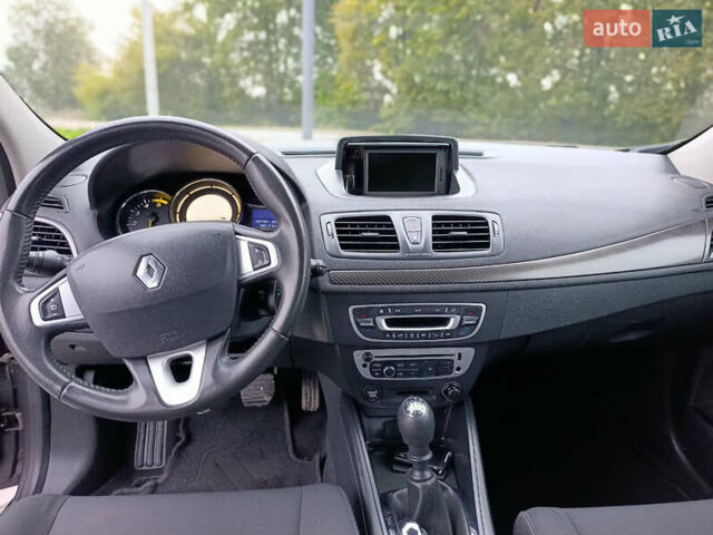 Серый Рено Меган, объемом двигателя 1.5 л и пробегом 207 тыс. км за 7700 $, фото 12 на Automoto.ua