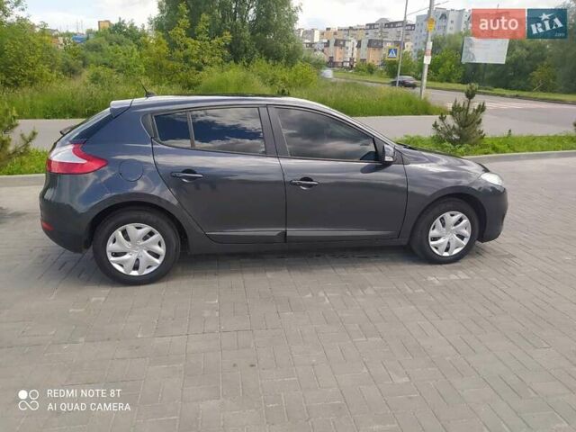 Серый Рено Меган, объемом двигателя 1.5 л и пробегом 226 тыс. км за 8300 $, фото 4 на Automoto.ua