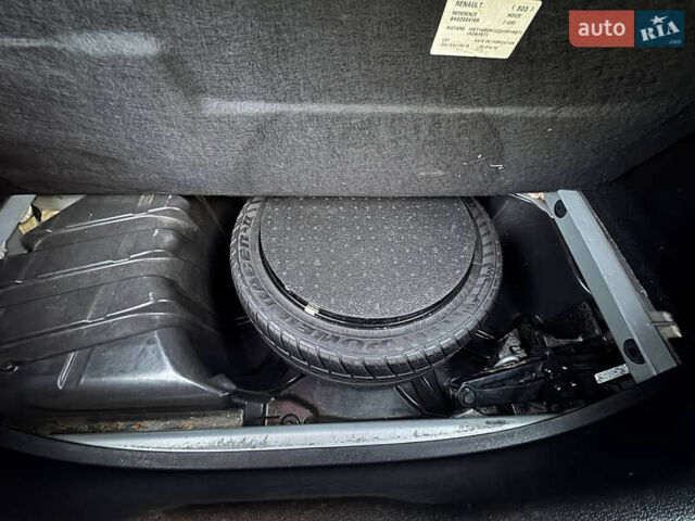 Серый Рено Меган, объемом двигателя 1.5 л и пробегом 249 тыс. км за 6999 $, фото 33 на Automoto.ua