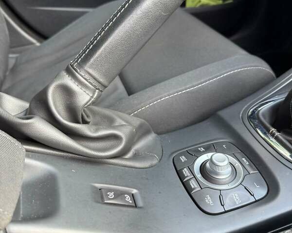 Рено Меган 2013 в Самборе на Automoto.ua Серый Рено Меган, объемом двигателя 1.46 л и пробегом 267 тыс. км за 7950 $, фото 25 на Automoto.ua