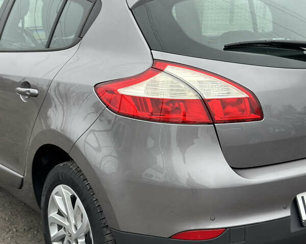 Серый Рено Меган, объемом двигателя 1.5 л и пробегом 193 тыс. км за 8100 $, фото 17 на Automoto.ua