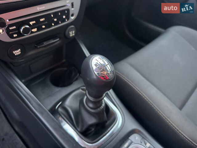 Серый Рено Меган, объемом двигателя 1.5 л и пробегом 249 тыс. км за 6999 $, фото 43 на Automoto.ua