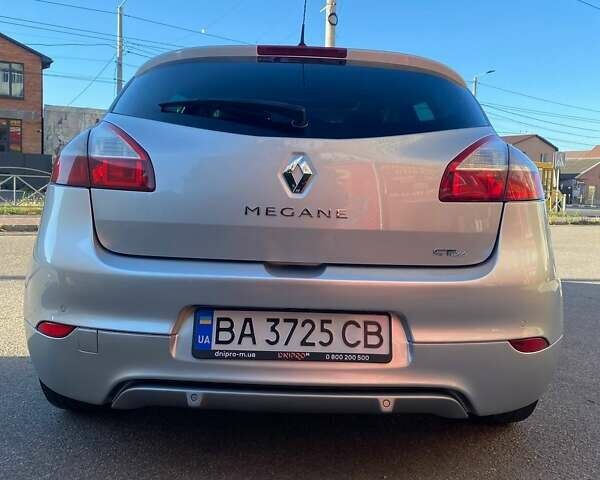 Сірий Рено Меган, об'ємом двигуна 1.5 л та пробігом 233 тис. км за 10000 $, фото 4 на Automoto.ua