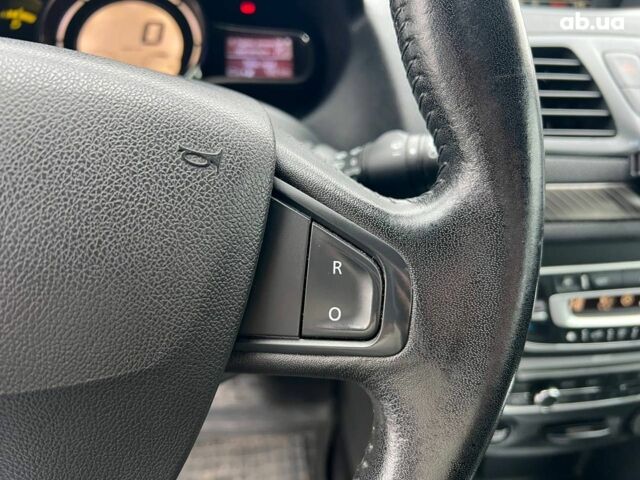 Серый Рено Меган, объемом двигателя 1.5 л и пробегом 228 тыс. км за 7690 $, фото 22 на Automoto.ua