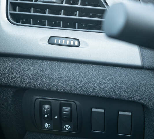 Серый Рено Меган, объемом двигателя 1.46 л и пробегом 113 тыс. км за 8500 $, фото 19 на Automoto.ua