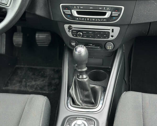 Серый Рено Меган, объемом двигателя 1.5 л и пробегом 193 тыс. км за 8100 $, фото 27 на Automoto.ua