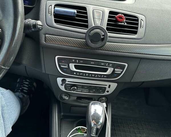 Сірий Рено Меган, об'ємом двигуна 1.46 л та пробігом 227 тис. км за 7200 $, фото 12 на Automoto.ua