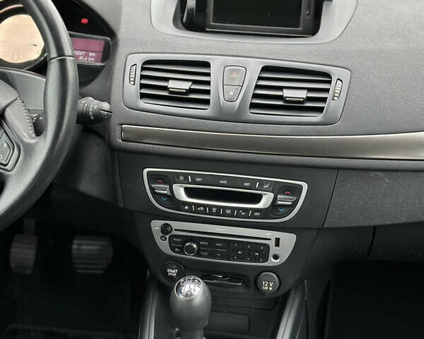 Серый Рено Меган, объемом двигателя 1.5 л и пробегом 193 тыс. км за 8100 $, фото 26 на Automoto.ua