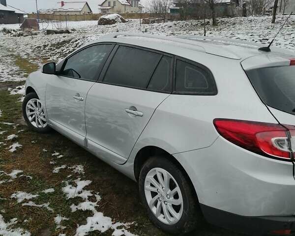 Серый Рено Меган, объемом двигателя 1.5 л и пробегом 220 тыс. км за 9000 $, фото 3 на Automoto.ua