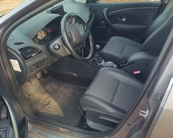 Сірий Рено Меган, об'ємом двигуна 1.5 л та пробігом 259 тис. км за 8500 $, фото 5 на Automoto.ua