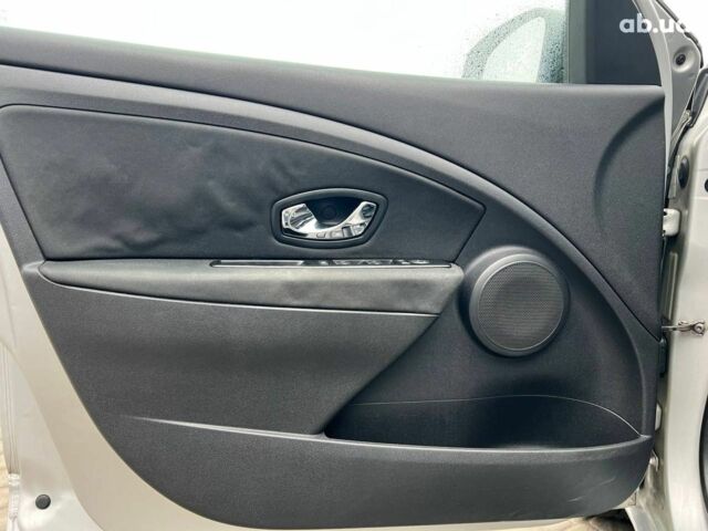 Серый Рено Меган, объемом двигателя 1.5 л и пробегом 228 тыс. км за 7690 $, фото 14 на Automoto.ua