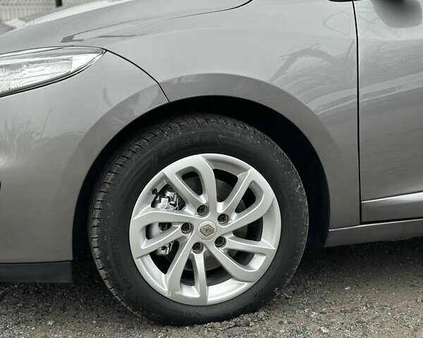 Серый Рено Меган, объемом двигателя 1.5 л и пробегом 193 тыс. км за 8100 $, фото 7 на Automoto.ua