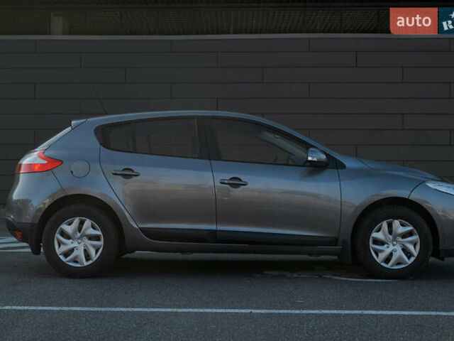 Серый Рено Меган, объемом двигателя 1.46 л и пробегом 113 тыс. км за 8500 $, фото 3 на Automoto.ua