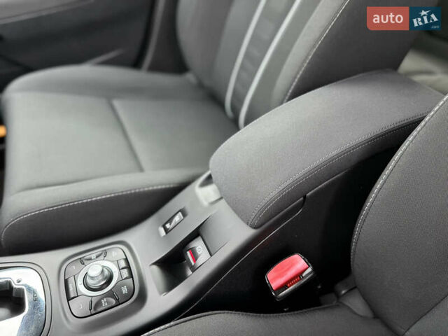 Сірий Рено Меган, об'ємом двигуна 1.5 л та пробігом 198 тис. км за 8599 $, фото 21 на Automoto.ua