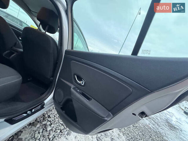 Серый Рено Меган, объемом двигателя 1.5 л и пробегом 249 тыс. км за 6999 $, фото 31 на Automoto.ua