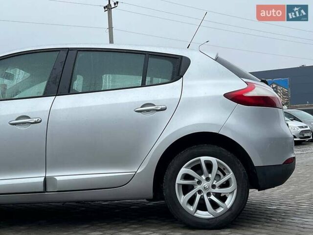 Серый Рено Меган, объемом двигателя 1.5 л и пробегом 228 тыс. км за 7690 $, фото 4 на Automoto.ua