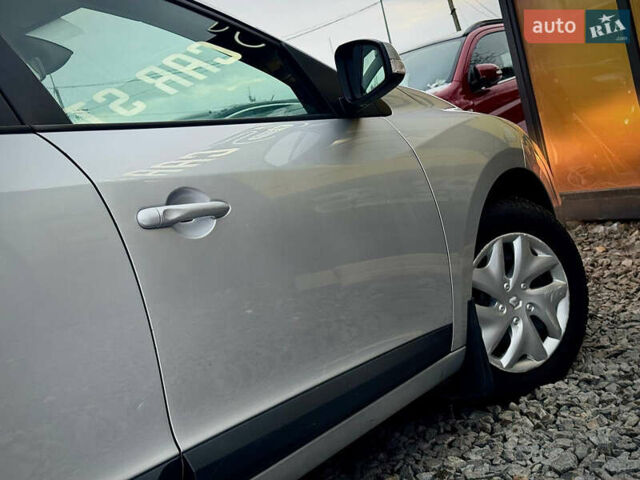 Серый Рено Меган, объемом двигателя 1.5 л и пробегом 249 тыс. км за 6999 $, фото 24 на Automoto.ua