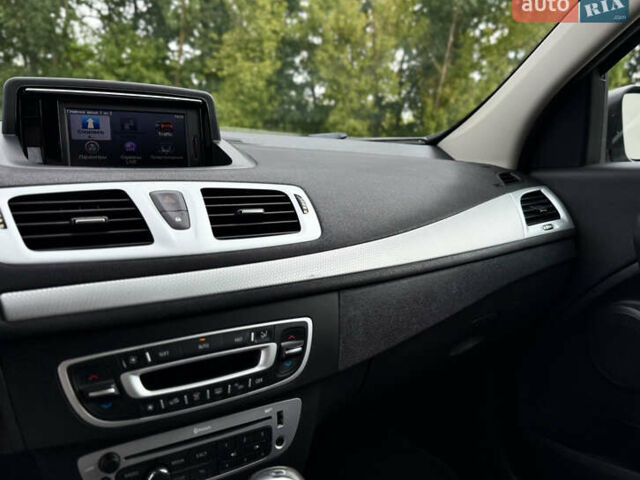 Рено Меган 2013 в Луцке на Automoto.ua Серый Рено Меган, объемом двигателя 1.5 л и пробегом 198 тыс. км за 8699 $, фото 16 на Automoto.ua