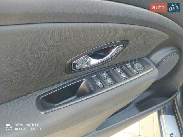 Серый Рено Меган, объемом двигателя 1.5 л и пробегом 226 тыс. км за 8300 $, фото 49 на Automoto.ua