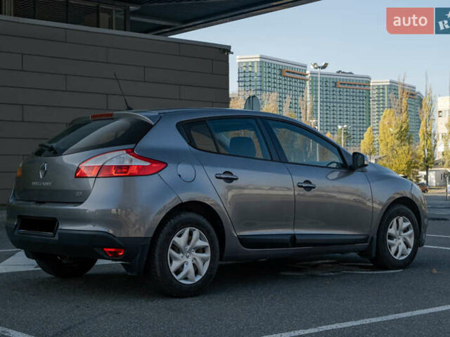 Серый Рено Меган, объемом двигателя 1.46 л и пробегом 113 тыс. км за 8500 $, фото 4 на Automoto.ua