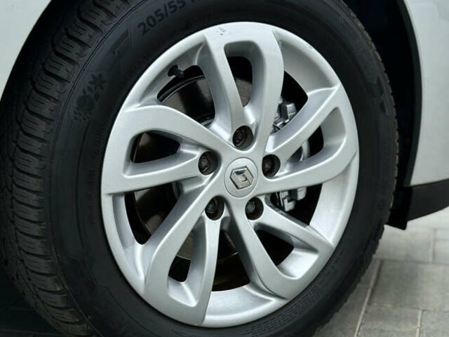 Серый Рено Меган, объемом двигателя 1.5 л и пробегом 198 тыс. км за 8499 $, фото 42 на Automoto.ua