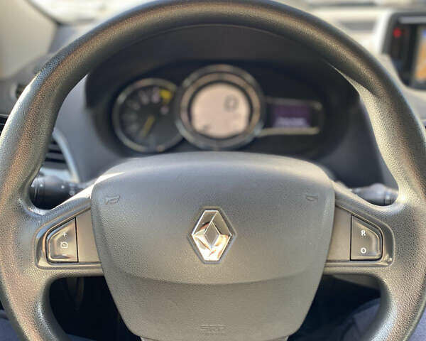 Сірий Рено Меган, об'ємом двигуна 1.2 л та пробігом 165 тис. км за 7200 $, фото 5 на Automoto.ua