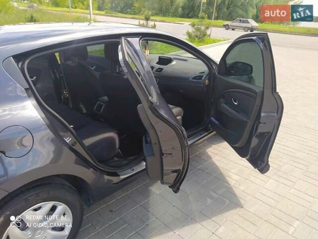 Серый Рено Меган, объемом двигателя 1.5 л и пробегом 226 тыс. км за 8300 $, фото 45 на Automoto.ua